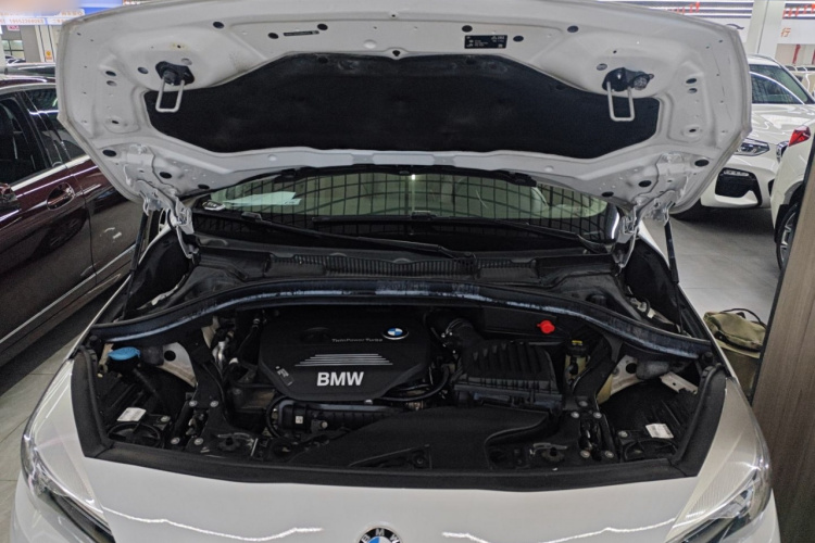 宝马2系旅行车 2019款 218i 时尚型局部细节24