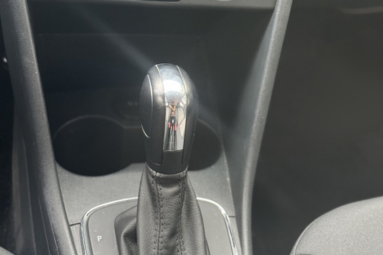 大众 Polo 2016款 1.4L 自动风尚型中控内饰7005