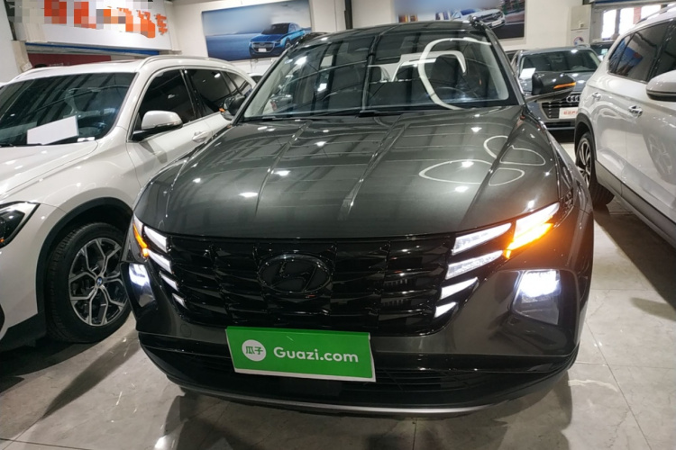 现代 2023款 途胜L 1.5T 自动两驱LUX尊贵版车身外观2