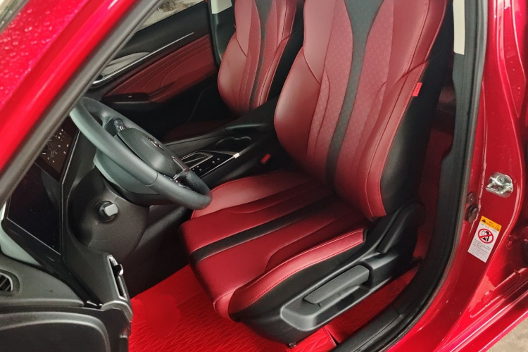 长安 逸动 2021款 PLUS 蓝鲸NE 1.4T GDI DCT尊贵型局部细节19