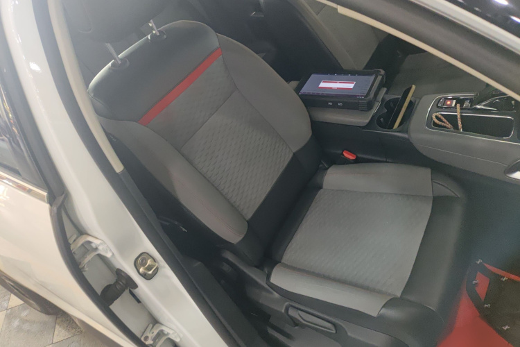 雪铁龙 天逸 C5 AIRCROSS 2019款 350THP 乐享型 国V局部细节41