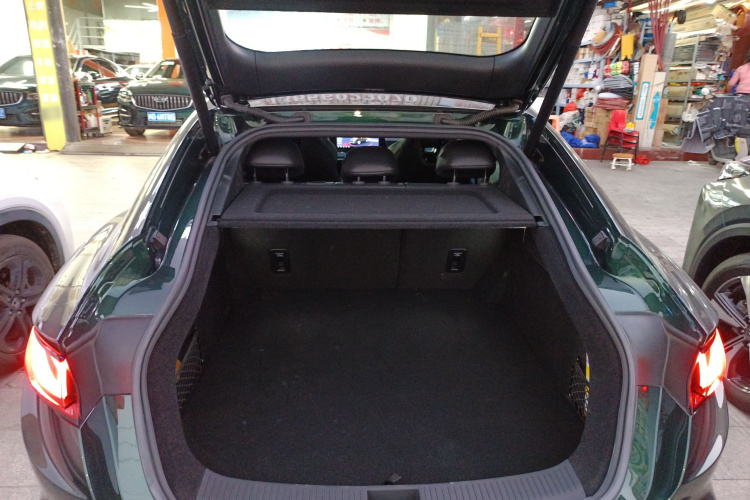 名爵 MG7 2023款 2.0T 自动猎美奢享版机舱底盘23