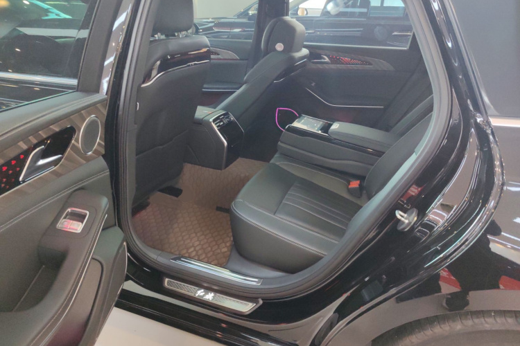 红旗H9 2022款 2.0T 智联旗享版中控内饰21