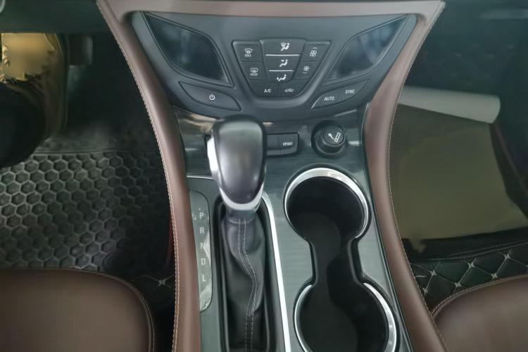 别克 昂科威 2019款 28T 四驱精英型 国V中控内饰7003