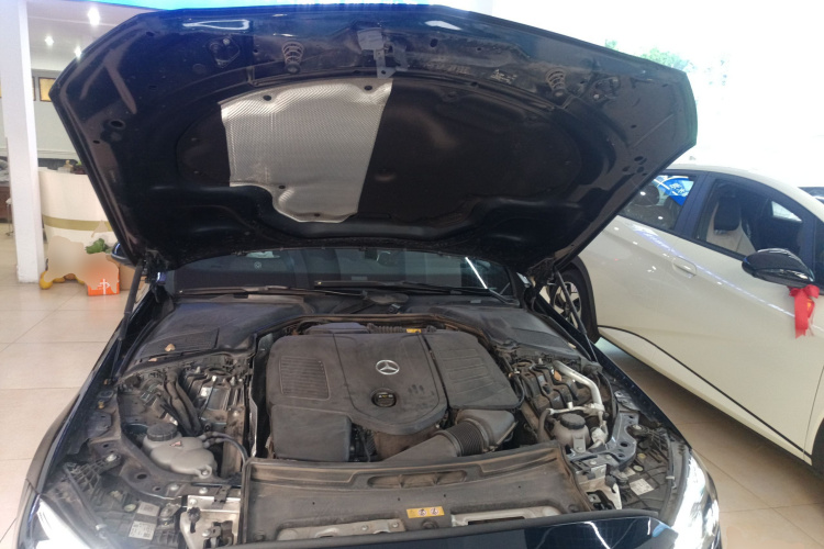 奔驰C级 2023款 C 260 L 皓夜运动版机舱底盘24