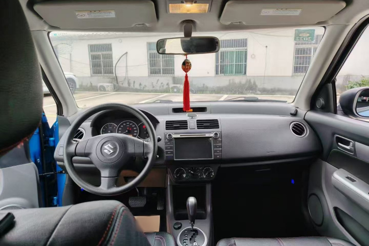 铃木 雨燕 2015款 1.5L 自动限定版中控内饰7005