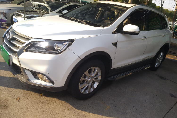 北汽幻速S6 2016款 1.5T 手动领先型车身外观4