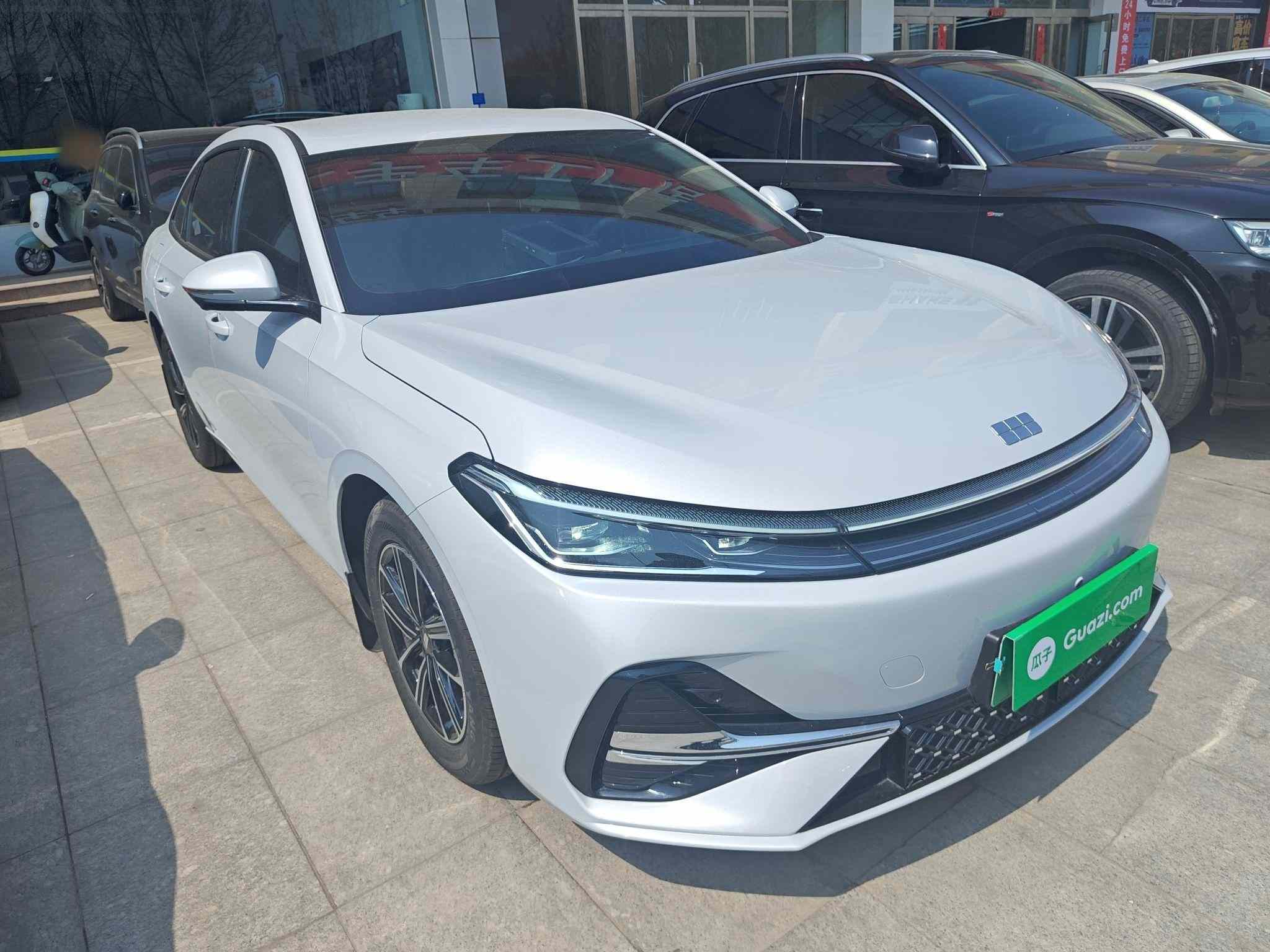 吉利银河 银河A7 2025款 EM-i 70km 豪享版(5)