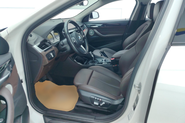 宝马X2 2022款 sDrive25i M运动套装中控内饰19