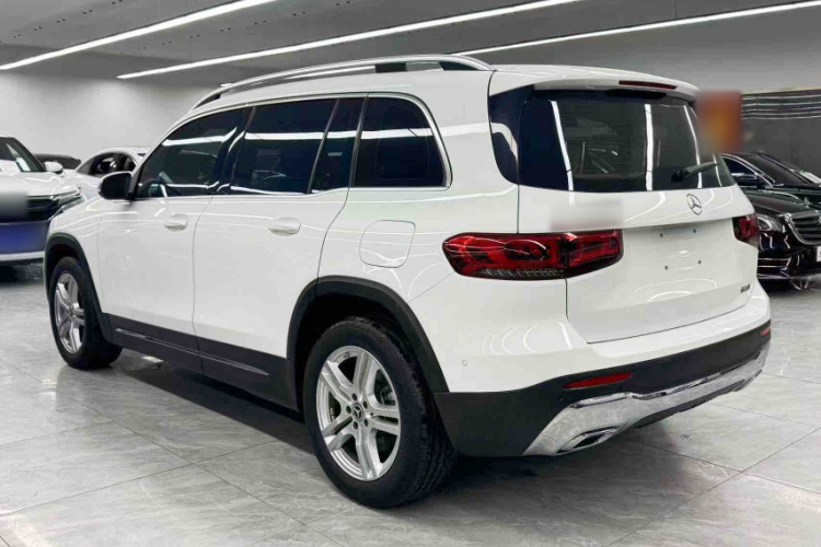 奔驰GLB 2023款 GLB 200 时尚型车身外观6002