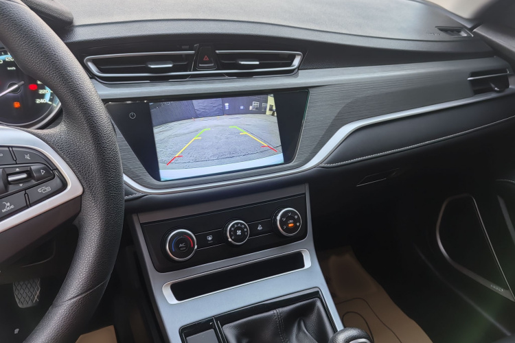 吉利汽车 帝豪 2021款 UP 1.5L 手动舒适型中控内饰7002