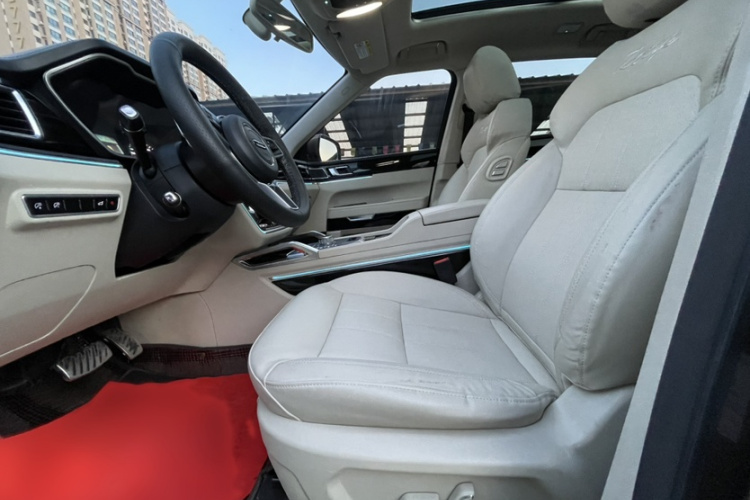 众泰T700 2017款 1.8T 双离合尊享型中控内饰7001