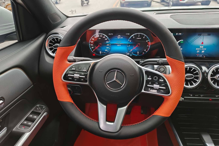 奔驰GLB 2023款 GLB 200 动感型中控内饰7006