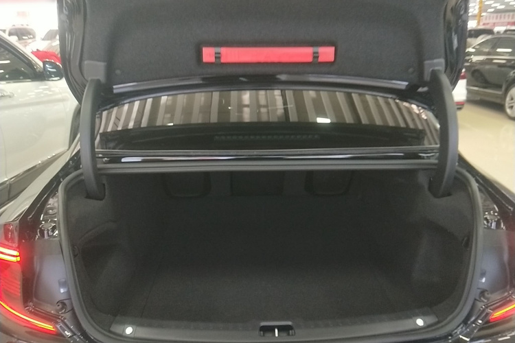 沃尔沃S90 2025款 B5 智雅豪华版机舱底盘23