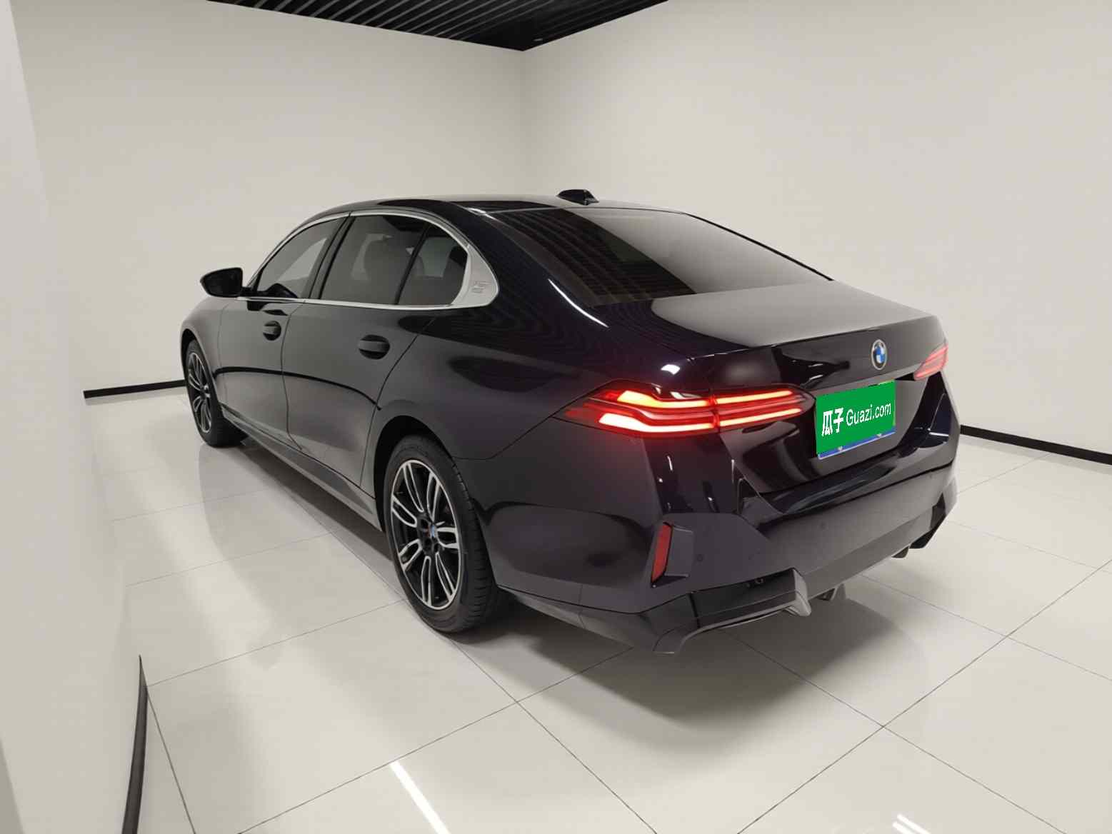 宝马5系 2025款 530Li 领先型 M运动套装(3)