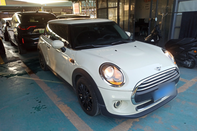 MINI 2021款 1.5T ONE PLUS车身外观3