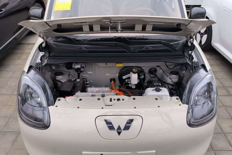 五菱汽车 宏光MINIEV 2025款 四门版 进阶款机舱底盘24