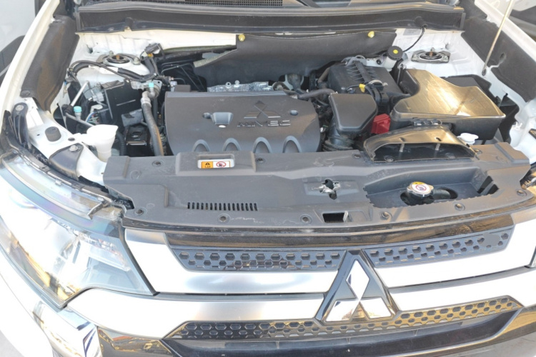 三菱 欧蓝德 2021款 2.0L 两驱畅行版 5座局部细节24