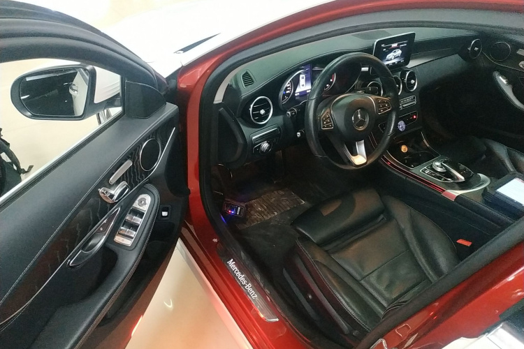 奔驰C级 2017款 改款 C 200 L 运动版中控内饰20