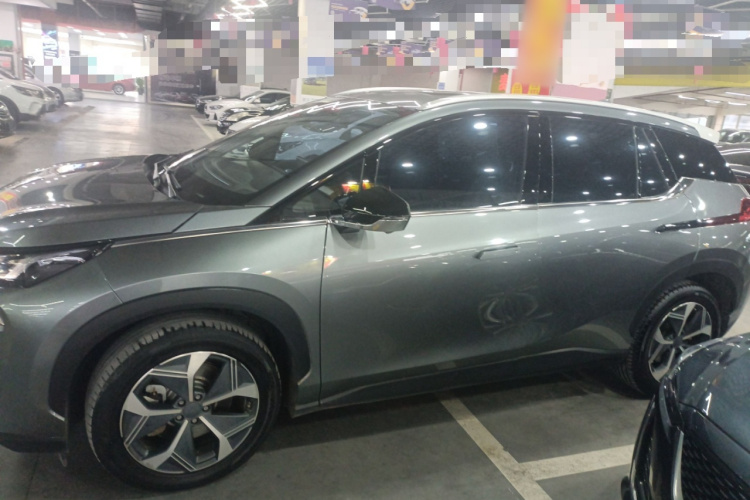 埃安 AION V 2024款 Plus 70 星耀版 磷酸铁锂车身外观4