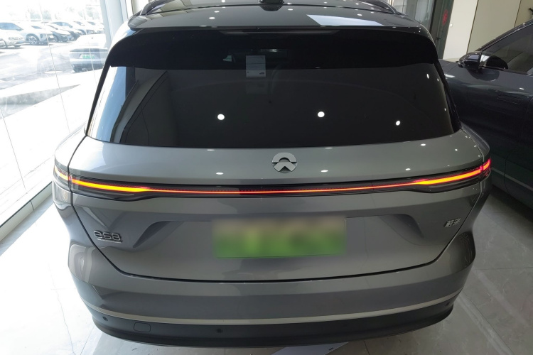蔚来ES8 2024款 100kWh 签名版车身外观6
