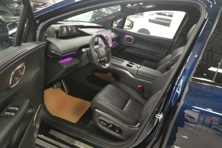 昊铂HL 2025款 700 Ultra六座四驱激光雷达版中控内饰7003