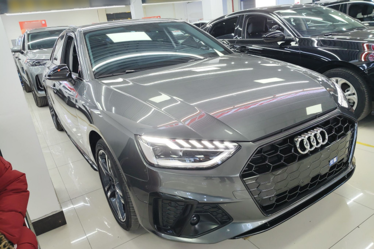 奥迪A4L 2022款 40 TFSI 豪华动感型车身外观3