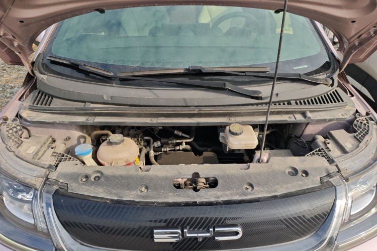 比亚迪 海豚 2021款 405km 时尚版机舱底盘24