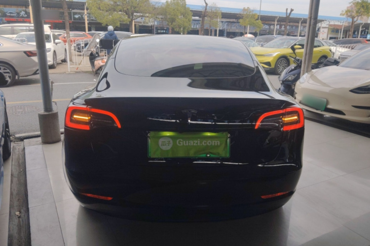 特斯拉 Model 3 2022款 后轮驱动版车身外观6