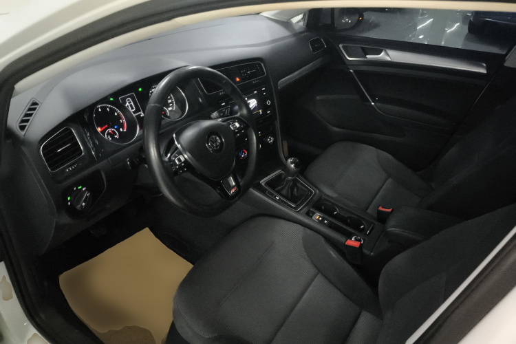 大众 高尔夫 2018款 230TSI 手动舒适型中控内饰20