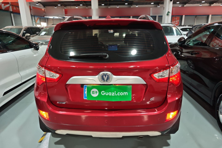 长安CS35 2016款 1.6L 手动豪华型 国V车身外观6