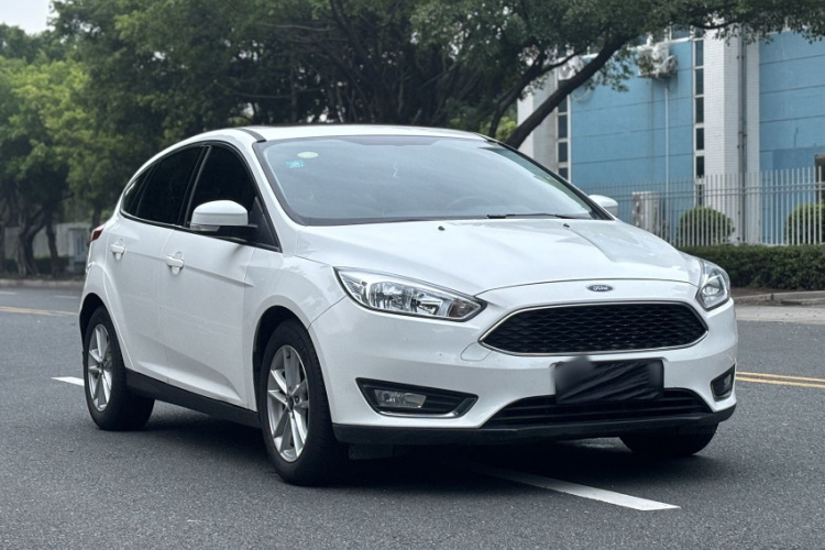 福特 福克斯 2017款 两厢 1.6L 自动风尚型智行版车身外观6007