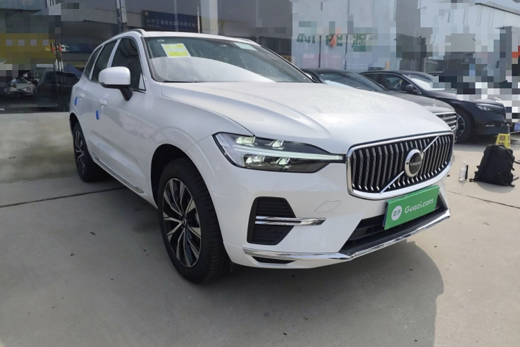 沃尔沃XC60 2025款 B5 四驱智远豪华版车身外观3