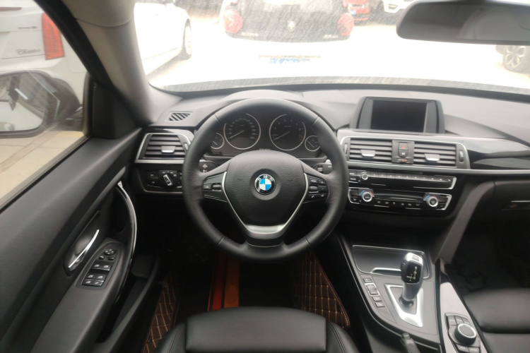 宝马3系GT 2018款 320i 时尚型局部细节13