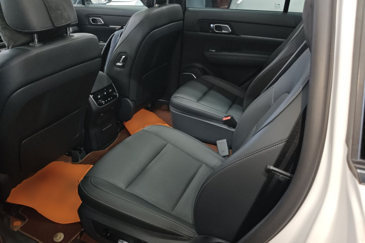 理想汽车 理想ONE 2021款 增程6座版中控内饰21