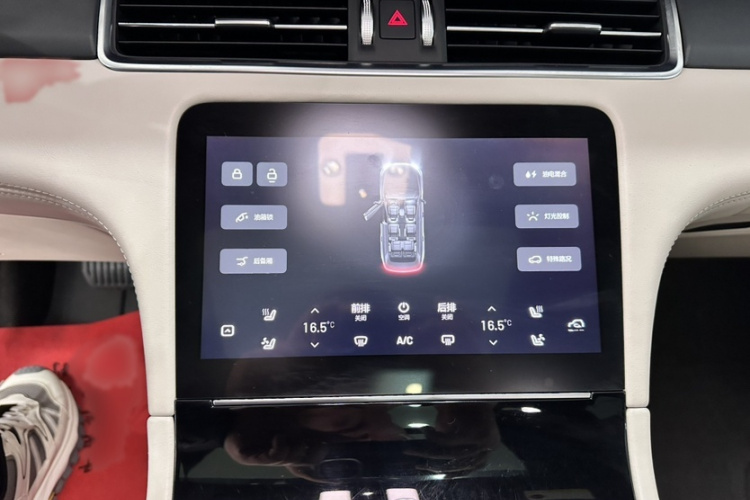 理想汽车 理想ONE 2021款 增程6座版局部细节9004