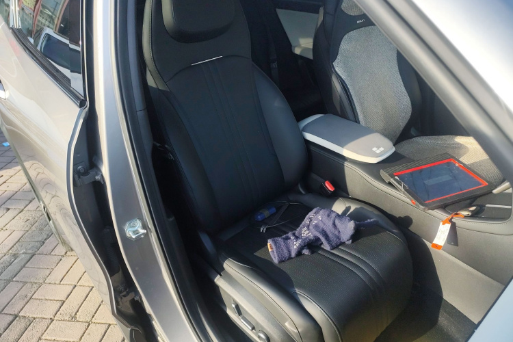 吉利银河 银河L7 2024款 1.5T 115km PLUS  龙腾版局部细节41