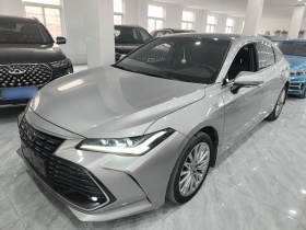 丰田 亚洲龙 2022款 双擎 2.5L XLE尊贵版