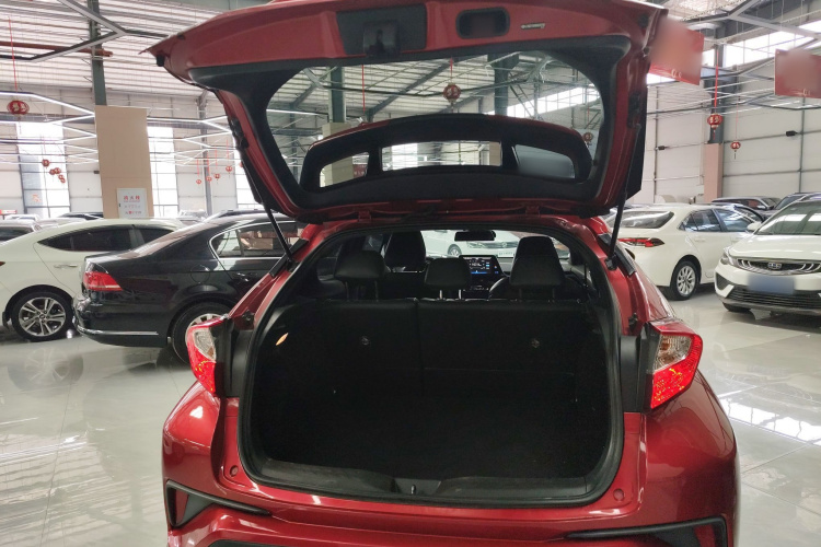 丰田C-HR 2018款 2.0L 领先天窗版 国VI局部细节23