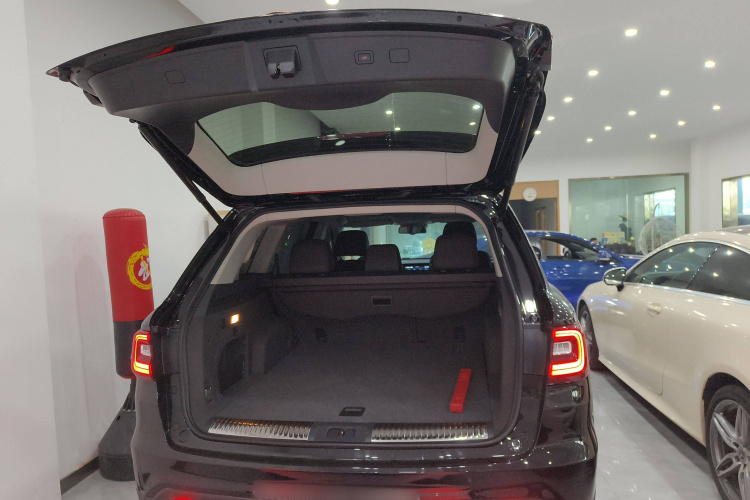 红旗HS7 2021款 2.0T DCT两驱智联旗享版局部细节23