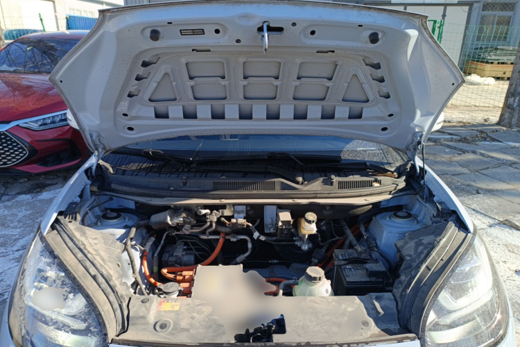 五菱汽车 五菱缤果 2023款 410km 灵犀尊享款机舱底盘24