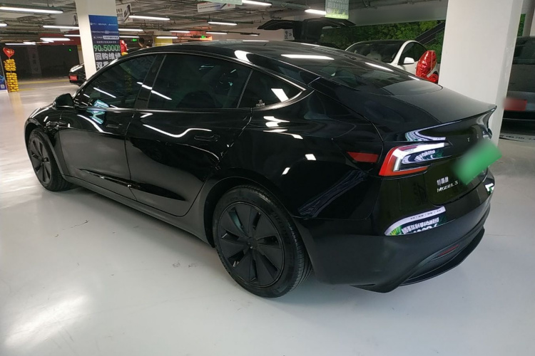 特斯拉 Model 3 2023款 后轮驱动版车身外观4