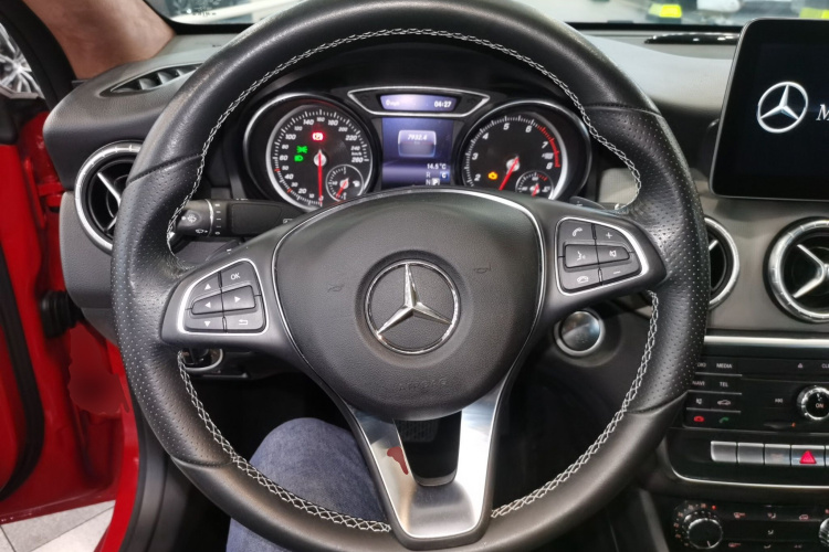 奔驰CLA 2017款 改款 CLA 200 动感型局部细节13