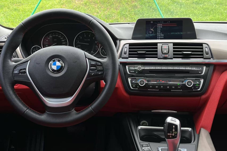 宝马4系 2014款 420i Gran Coupe 运动设计套装中控内饰7002