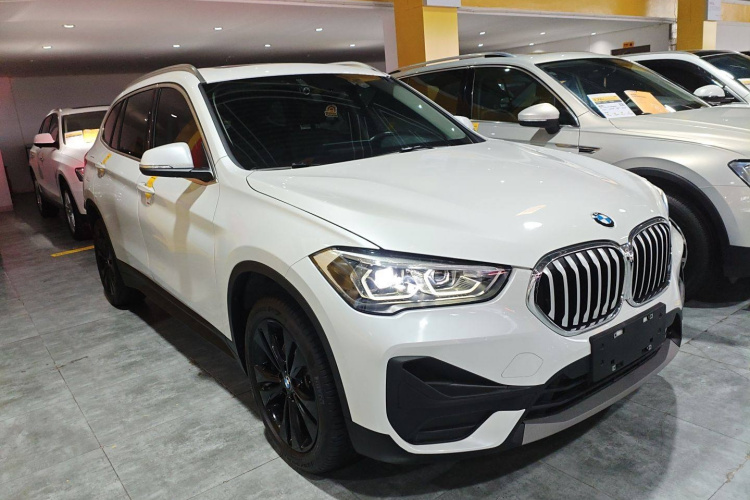 宝马X1 2021款 改款 sDrive20Li 时尚型车身外观3