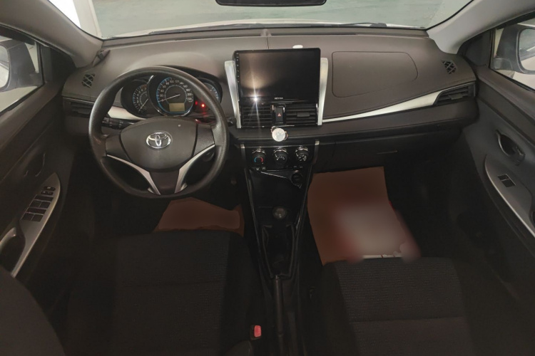 丰田 威驰 2014款 1.5L 手动智尚版中控内饰12