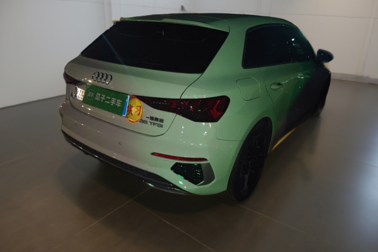 奥迪A3 2022款 Sportback 35 TFSI RS套件燃速型车身外观7