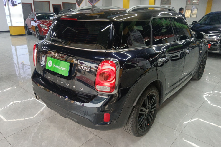 MINI Countryman 2020款 1.5T COOPER 鉴赏家车身外观7
