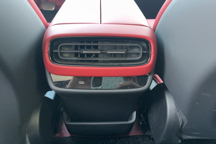 小米汽车 小米SU7 2024款 后驱长续航智驾版中控内饰7011