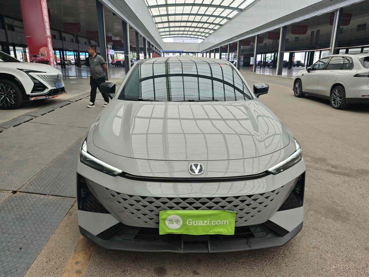 长安UNI-V 2024款 1.5T 尊贵型(1)